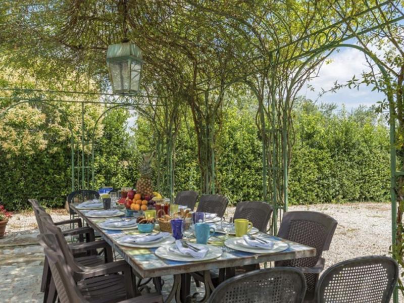 1800s Tuscan Country Villa with Pool for Sale in Cortona , Tuscany 