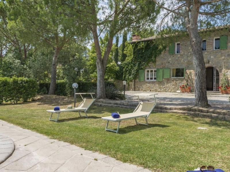 1800s Tuscan Country Villa with Pool for Sale in Cortona , Tuscany 