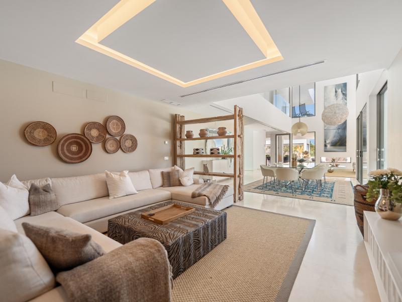 Contemporary Luxury Villa for Sale in La Cerquilla, Nueva Andalucía , Nueva Andalucia 