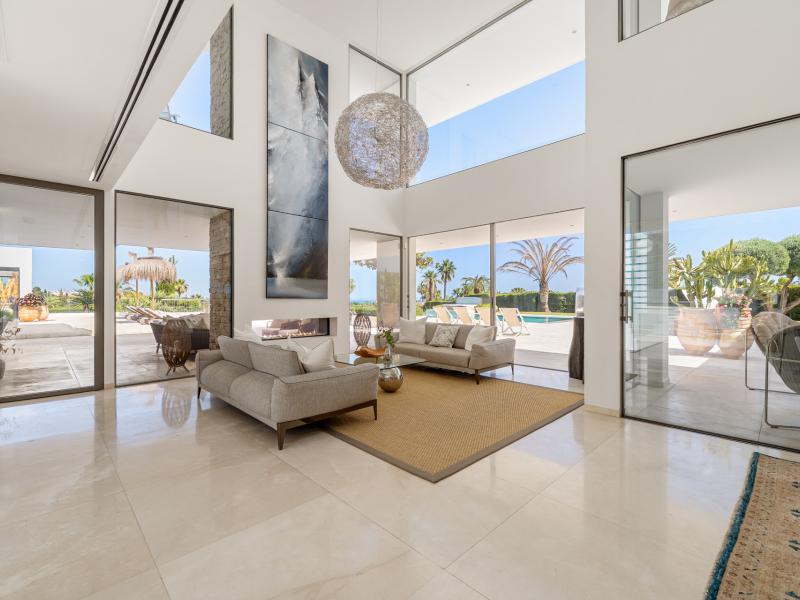 Contemporary Luxury Villa for Sale in La Cerquilla, Nueva Andalucía , Nueva Andalucia 