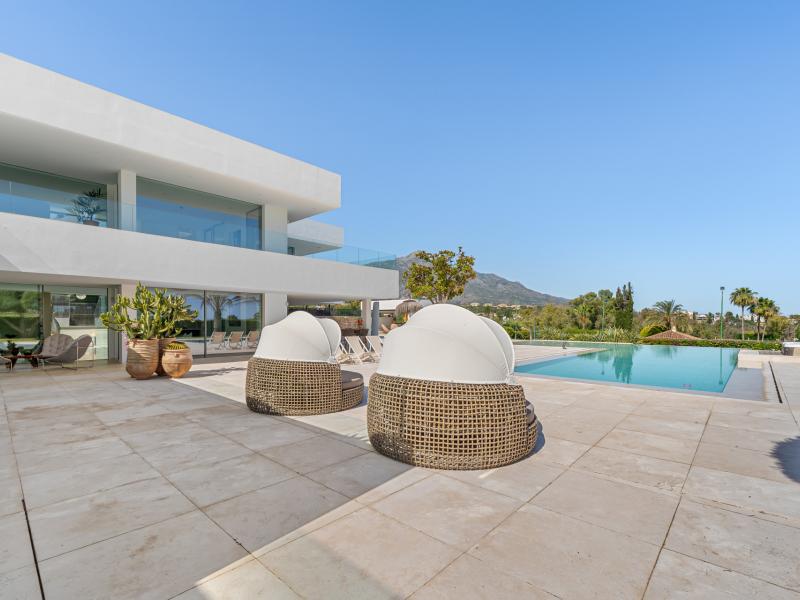 Contemporary Luxury Villa for Sale in La Cerquilla, Nueva Andalucía , Nueva Andalucia 