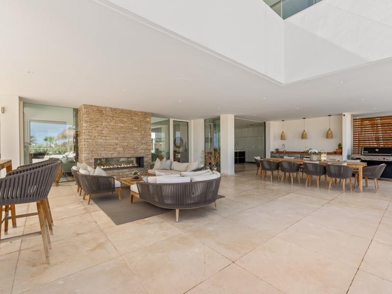 Contemporary Luxury Villa for Sale in La Cerquilla, Nueva Andalucía , Nueva Andalucia 