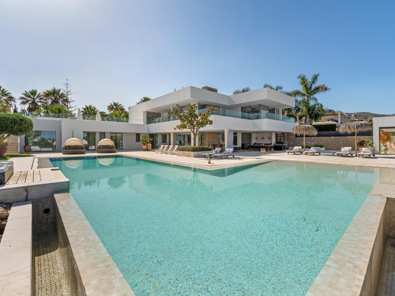 Contemporary Luxury Villa for Sale in La Cerquilla, Nueva Andalucía , Nueva Andalucia 