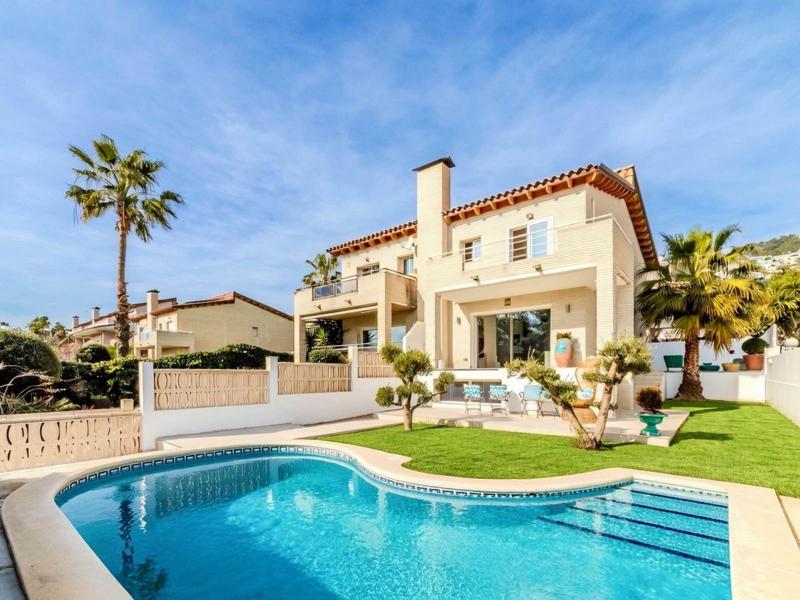 Semi-Detached Villa with Pool in Levantina, Sitges , Sitges 
