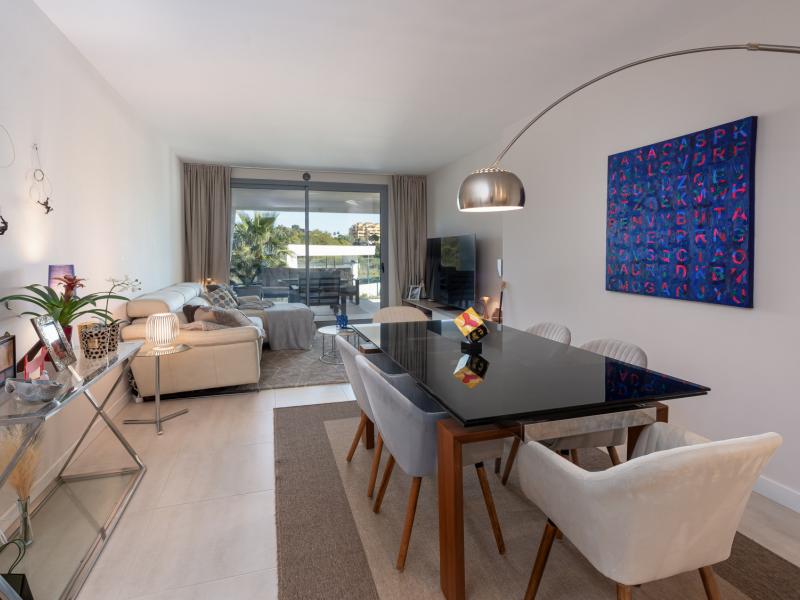 Beautiful 2-Bedroom Apartment for Sale on the New Golden Mile , Estepona 