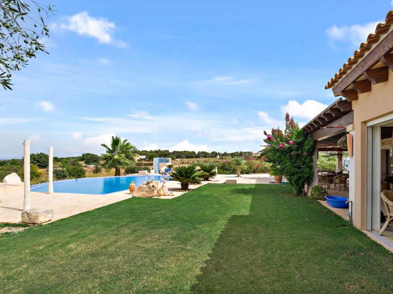 Luxury Finca for Sale in Son Prohens, Mallorca , East 