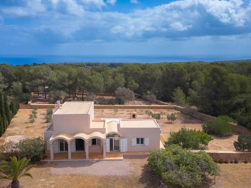 Rustic Luxury House for Sale in Sa Venda de Es Monestir, Formentera , Formentera 