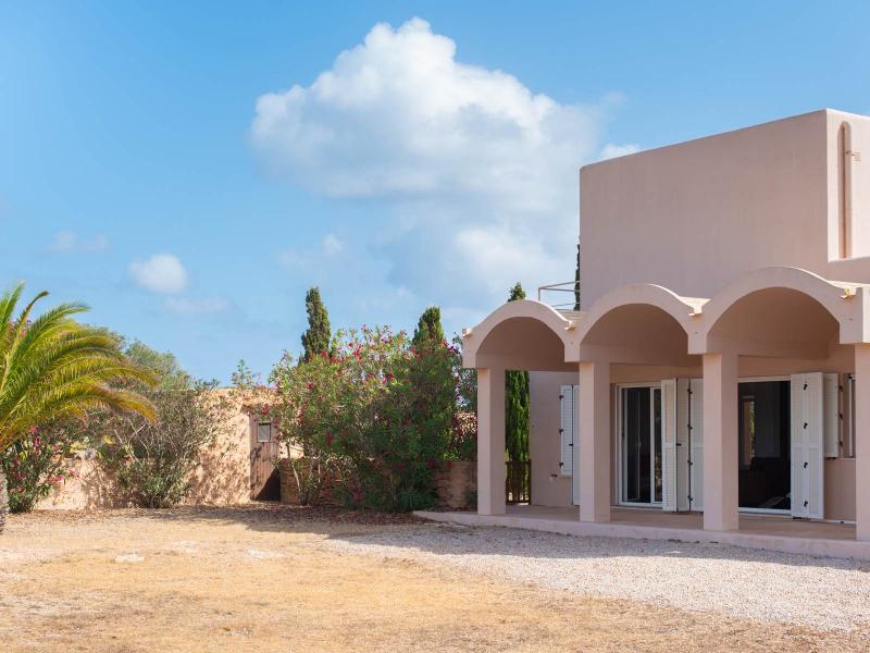 Rustic Luxury House for Sale in Sa Venda de Es Monestir, Formentera , Formentera 