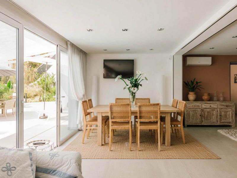 Renovated Modern Villa for Sale in Ibiza , San Antonio 