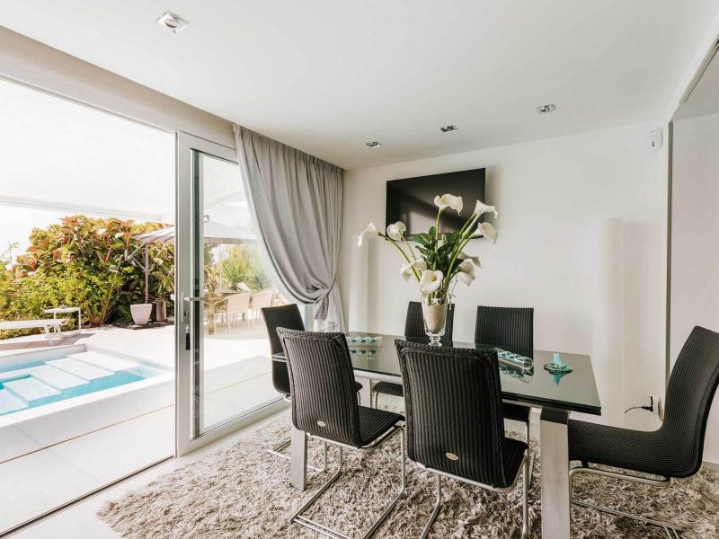 Renovated Modern Villa for Sale in Ibiza , San Antonio 