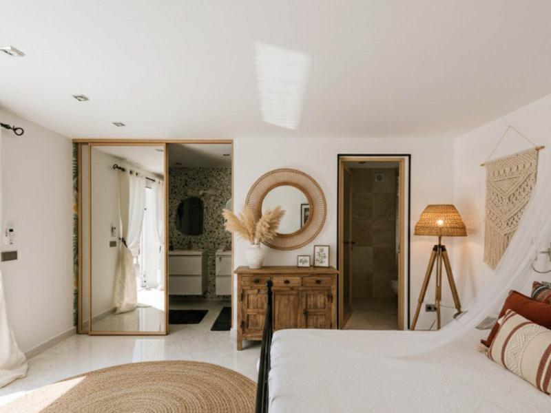 Renovated Modern Villa for Sale in Ibiza , San Antonio 