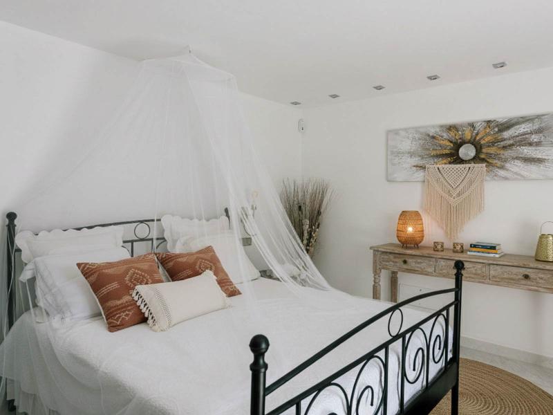 Renovated Modern Villa for Sale in Ibiza , San Antonio 