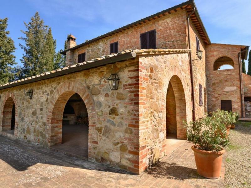 Organic Winery Estate for Sale in Montepulciano, Tuscany , Tuscany 