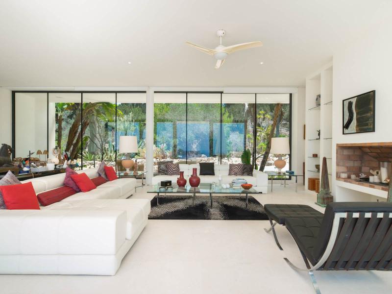 Modern Luxury Villa for Sale in Cala Carbo , Sant Josep de sa Talaia 