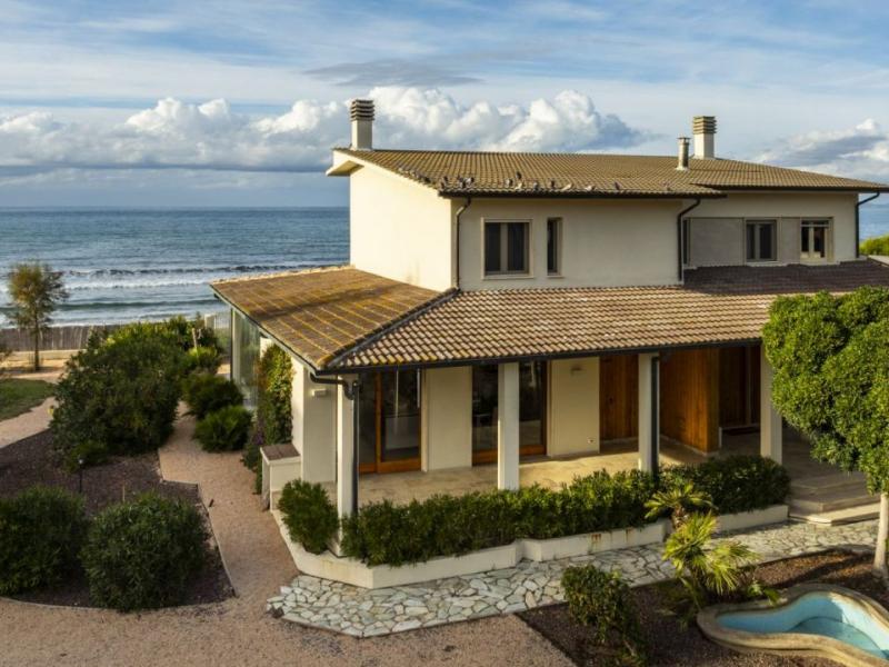 Sea-Front Luxury Villa for Sale on the Tuscan Riviera , Tuscany 