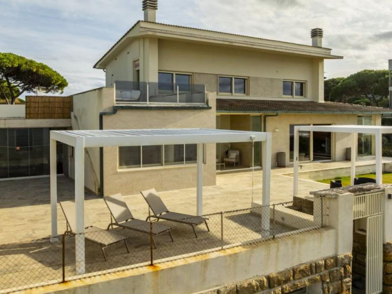 Sea-Front Luxury Villa for Sale on the Tuscan Riviera , Tuscany 
