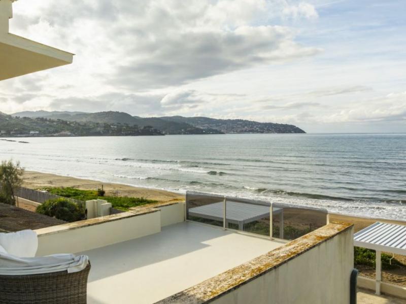 Sea-Front Luxury Villa for Sale on the Tuscan Riviera , Tuscany 