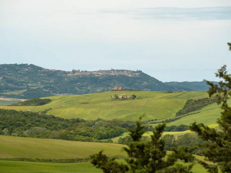 Historic Stone Villa for Sale in San Quirico d’Orcia, Tuscany , Tuscany 