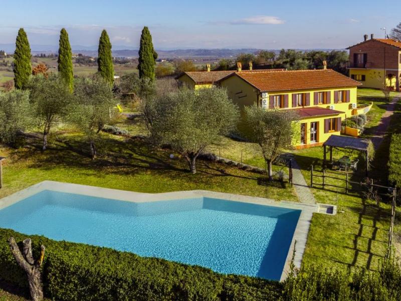 Luxury Hilltop Winery & Villa Estate for Sale , Tuscany 