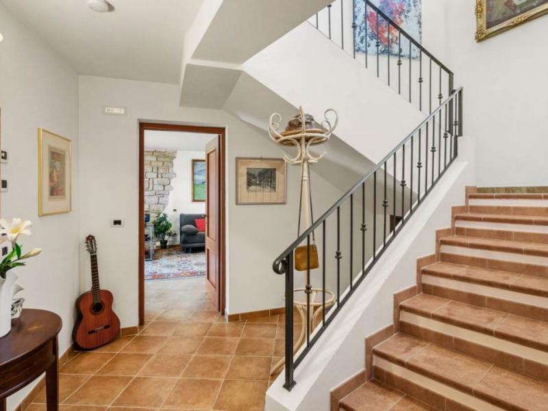 Hill-Top Lake View Villa with Infinity Pool , Umbria 