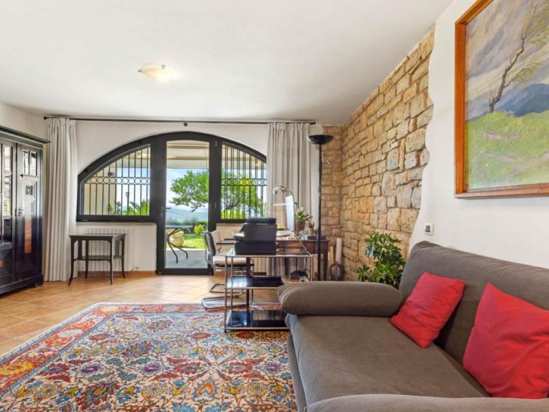 Hill-Top Lake View Villa with Infinity Pool , Umbria 