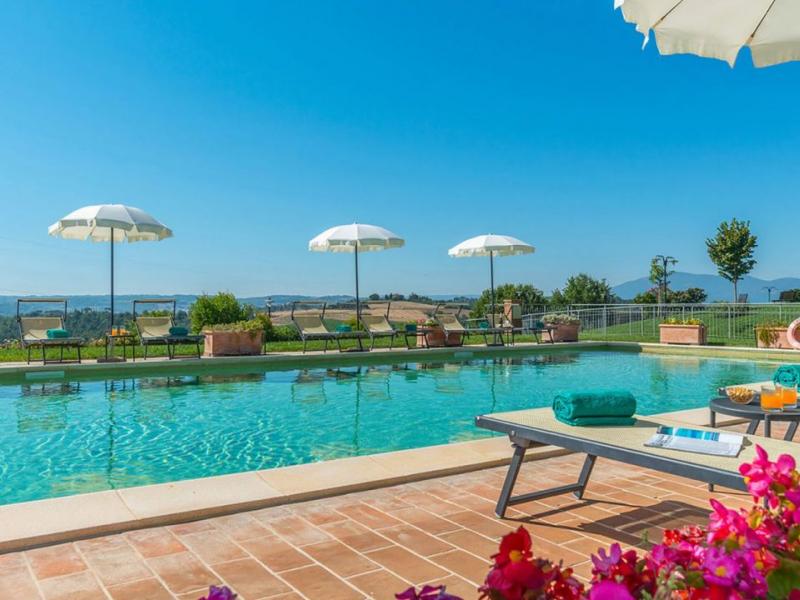 Elegant 18th-Century Estate with Pool, Tennis, Vineyards & Olive Grove , Puglia 