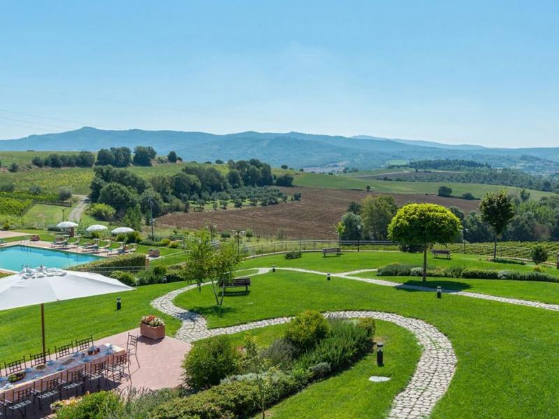 Elegant 18th-Century Estate with Pool, Tennis, Vineyards & Olive Grove , Puglia 
