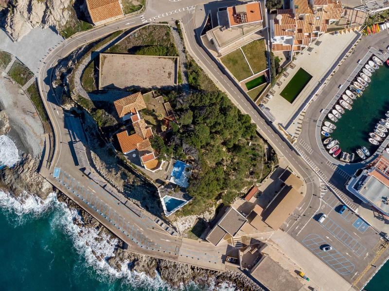 Rare Hilltop Villa with 360° Views , Costa Brava 