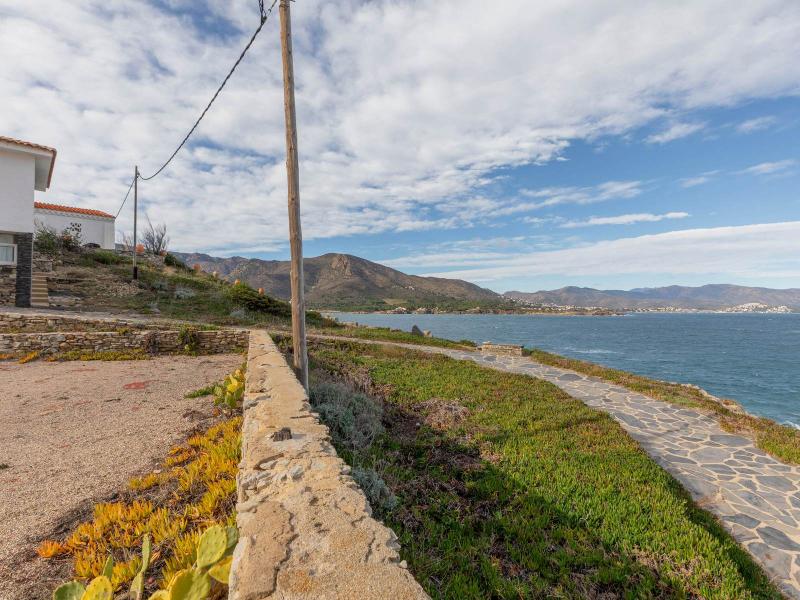 Rare Hilltop Villa with 360° Views , Costa Brava 