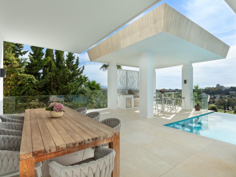 Luxury Villa for Sale in El Paraiso, Marbella , Estepona 