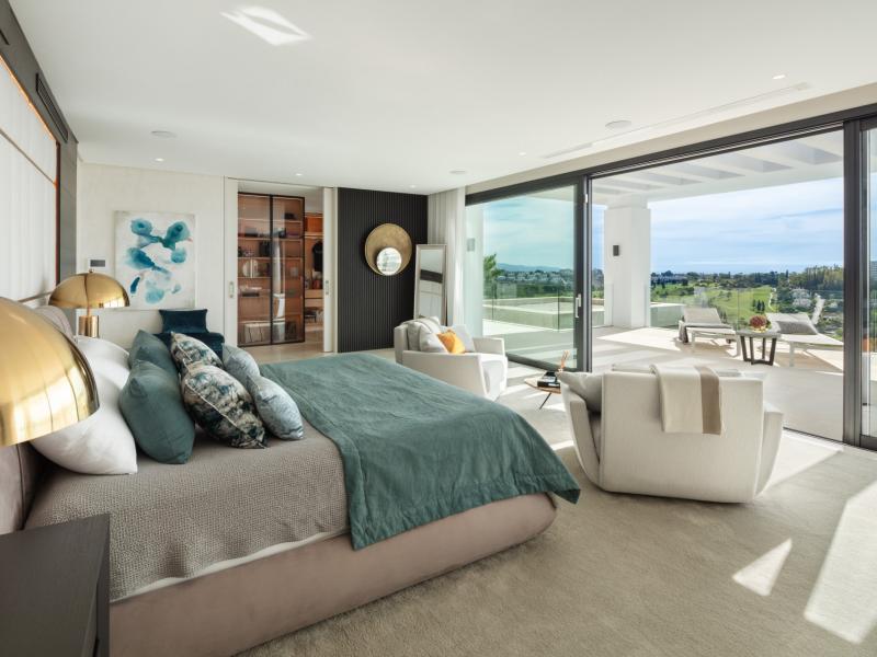 Luxury Villa for Sale in El Paraiso, Marbella , Estepona 
