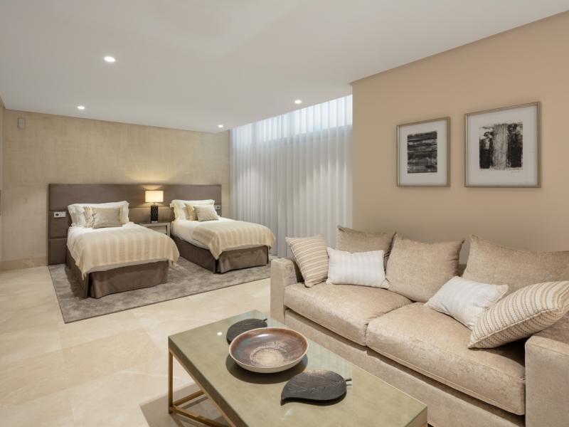 Luxury Villa for Sale in El Paraiso, Marbella , Estepona 