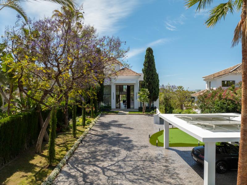 Luxury Villa for Sale in Marbella – Frontline Golf Villa 2000 , Nueva Andalucia 