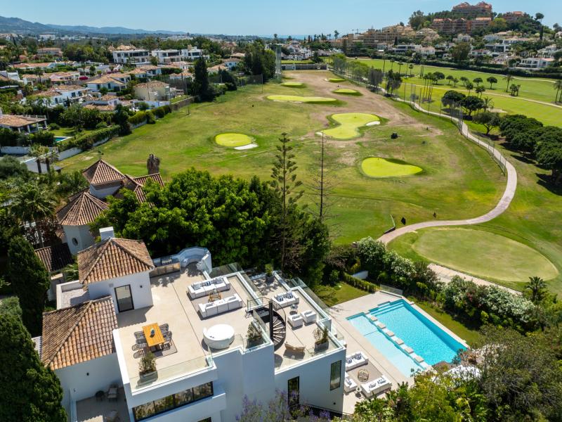 Luxury Villa for Sale in Marbella – Frontline Golf Villa 2000 , Nueva Andalucia 
