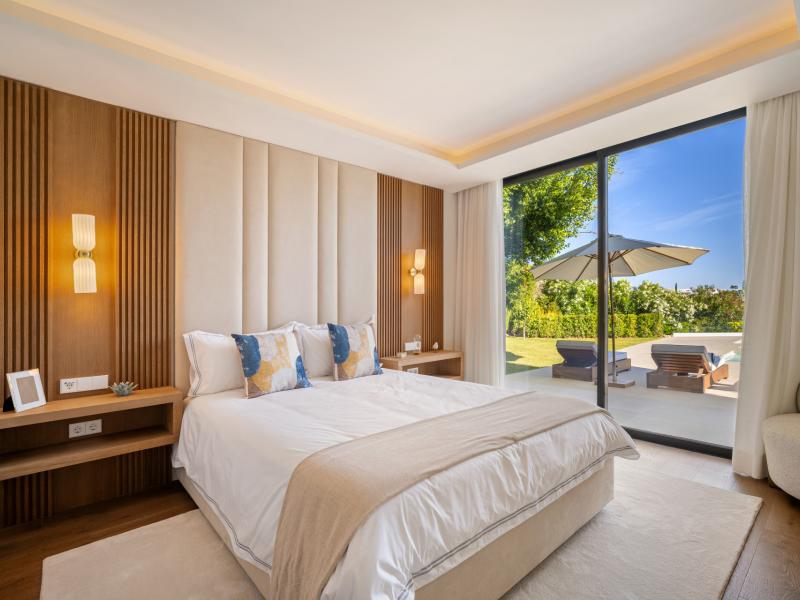 Luxury Villa for Sale in Marbella – Frontline Golf Villa 2000 , Nueva Andalucia 