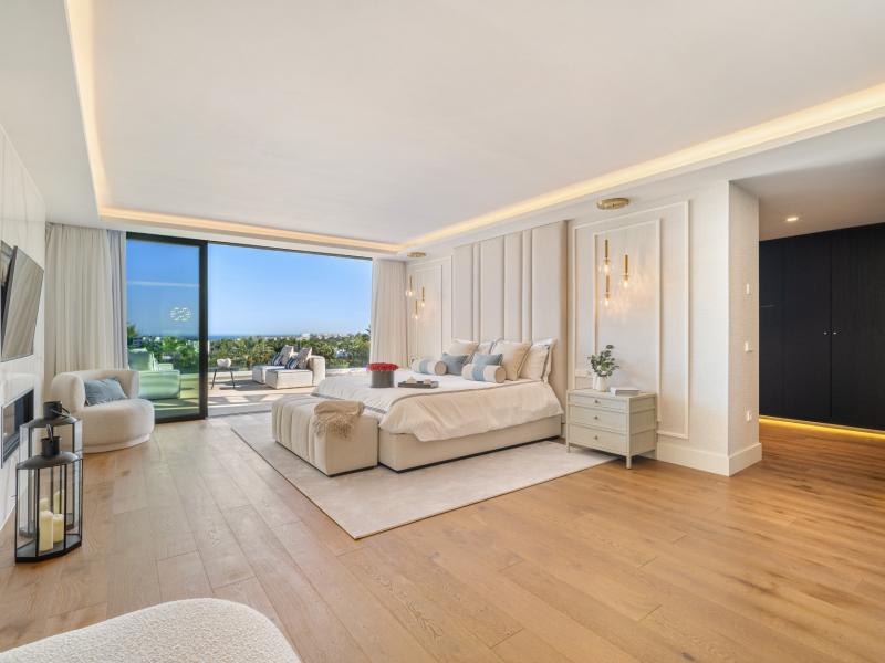 Luxury Villa for Sale in Marbella – Frontline Golf Villa 2000 , Nueva Andalucia 
