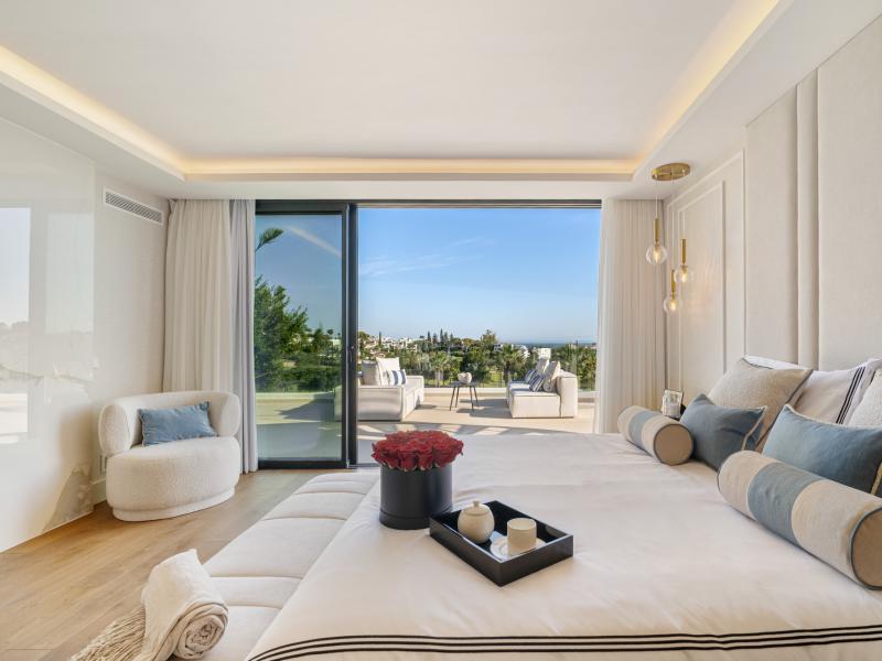 Luxury Villa for Sale in Marbella – Frontline Golf Villa 2000 , Nueva Andalucia 
