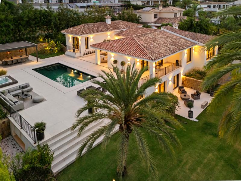 Luxury Scandinavian-Style Villa for Sale , Nueva Andalucia 