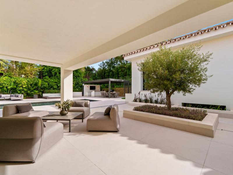 Luxury Scandinavian-Style Villa for Sale , Nueva Andalucia 