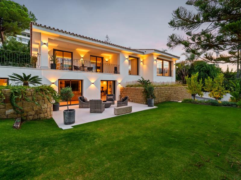 Luxury Scandinavian-Style Villa for Sale , Nueva Andalucia 