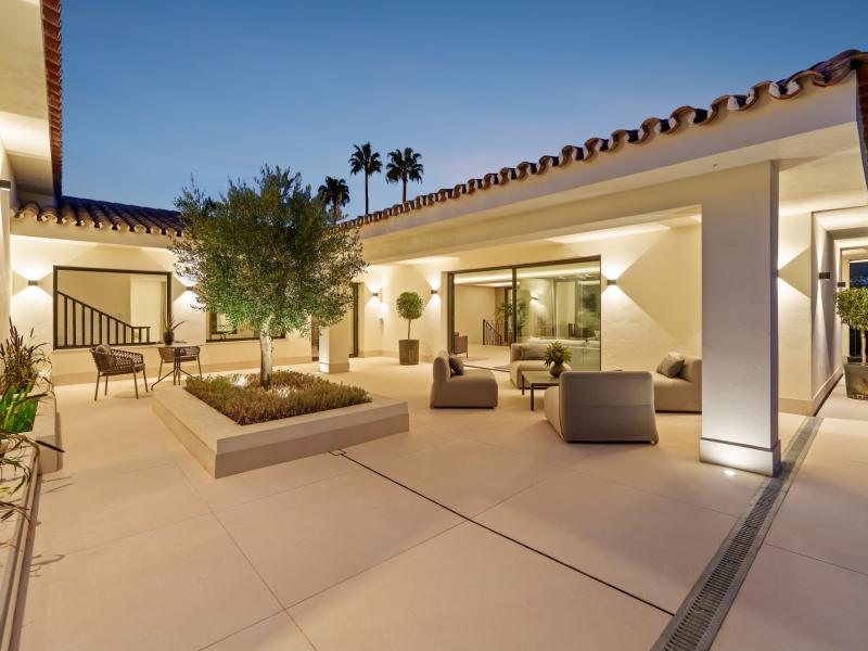 Luxury Scandinavian-Style Villa for Sale , Nueva Andalucia 