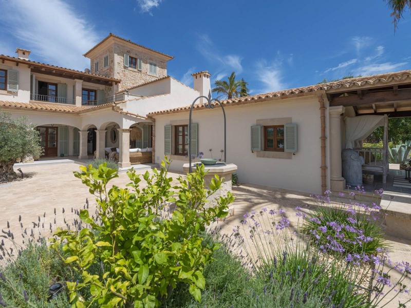 Luxury Estate for Sale in Cas Concos , 