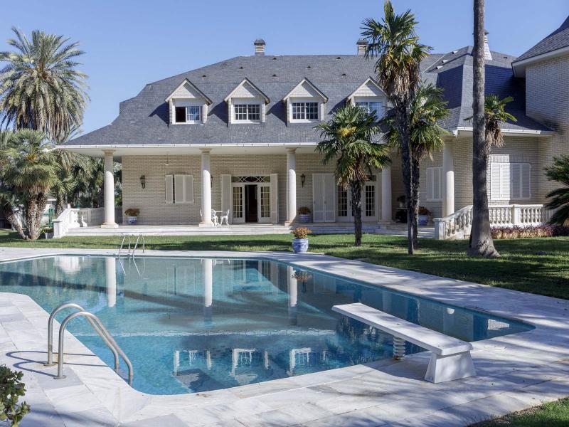Exceptional Estate with 2 Villas, 2 Pools & 40,000 m² of Orange Groves , Valencia 