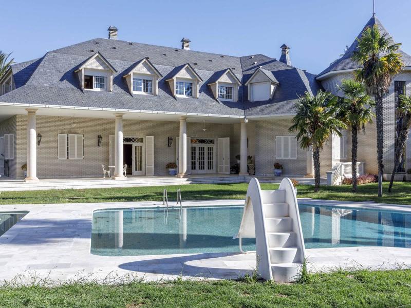 Exceptional Estate with 2 Villas, 2 Pools & 40,000 m² of Orange Groves , Valencia 