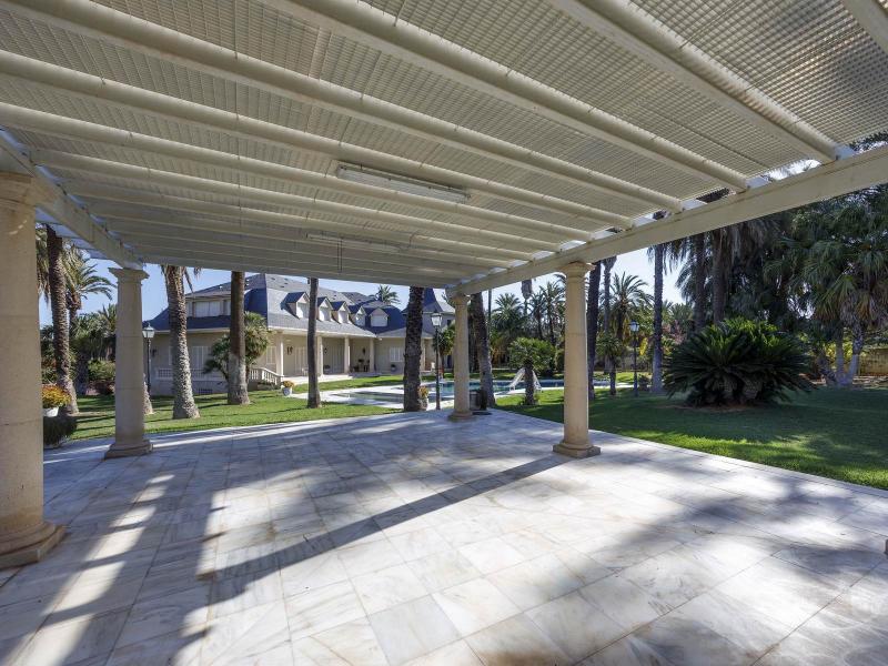 Exceptional Estate with 2 Villas, 2 Pools & 40,000 m² of Orange Groves , Valencia 