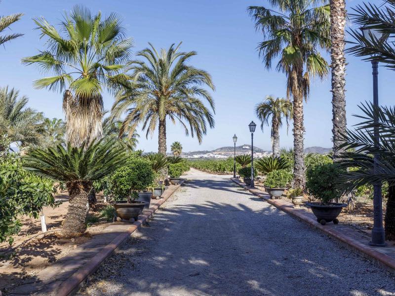 Exceptional Estate with 2 Villas, 2 Pools & 40,000 m² of Orange Groves , Valencia 