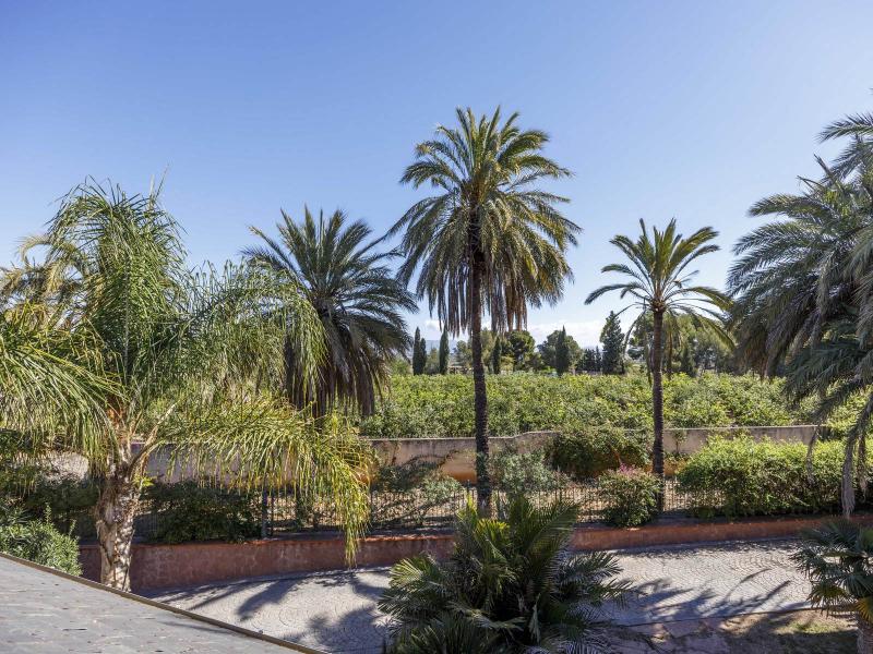 Exceptional Estate with 2 Villas, 2 Pools & 40,000 m² of Orange Groves , Valencia 