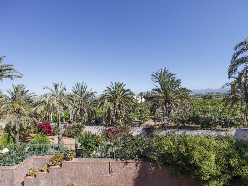 Exceptional Estate with 2 Villas, 2 Pools & 40,000 m² of Orange Groves , Valencia 