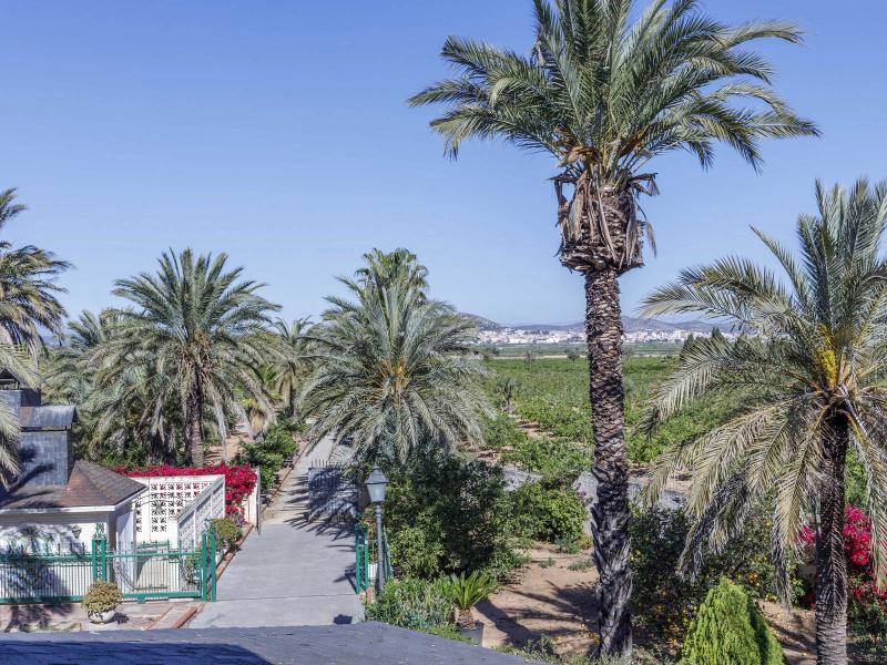 Exceptional Estate with 2 Villas, 2 Pools & 40,000 m² of Orange Groves , Valencia 