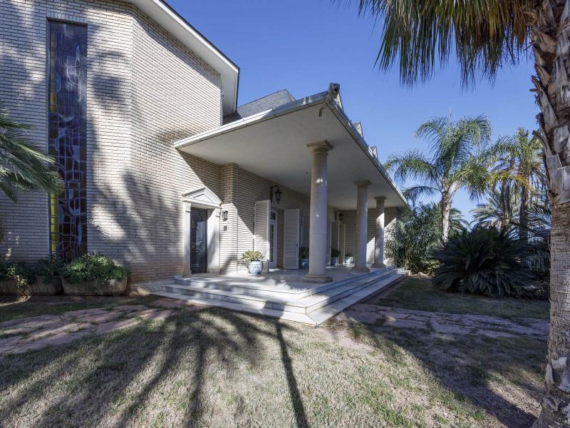 Exceptional Estate with 2 Villas, 2 Pools & 40,000 m² of Orange Groves , Valencia 
